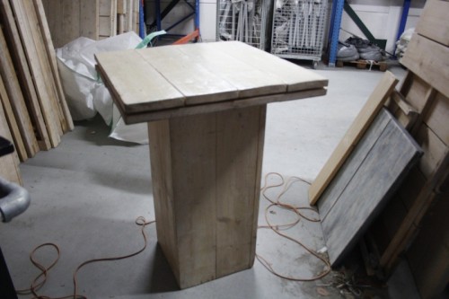 Steigerhouten statafel 